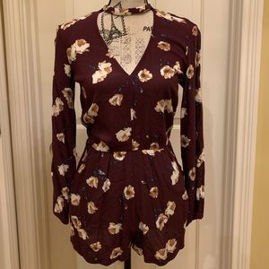 Kendall & Kylie floral print romper size Small